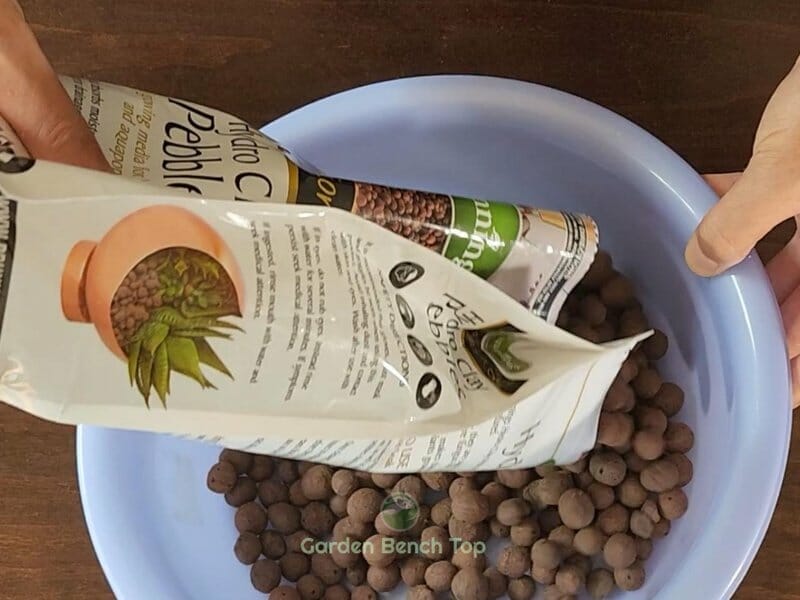 Remove LECA into Container