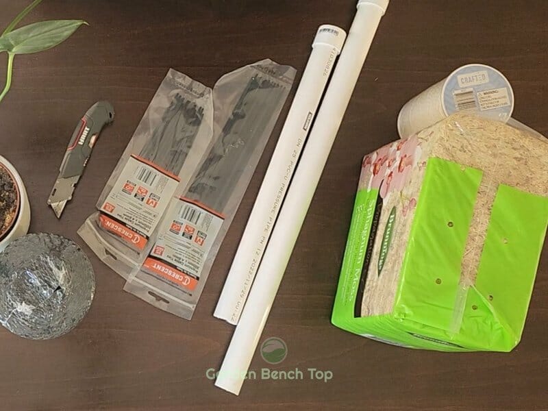 Self Watering Moss Pole Equipment